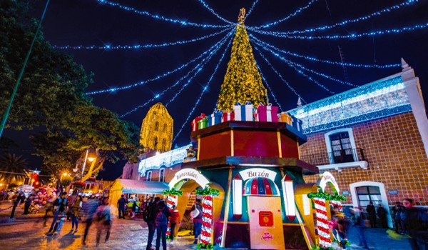 Villa Iluminada 2025 en Atlixco transforma el centro histórico en un espectáculo de luces, tradición y alegría navideña — descubre fechas, ruta y por qué no te lo puedes perder.
